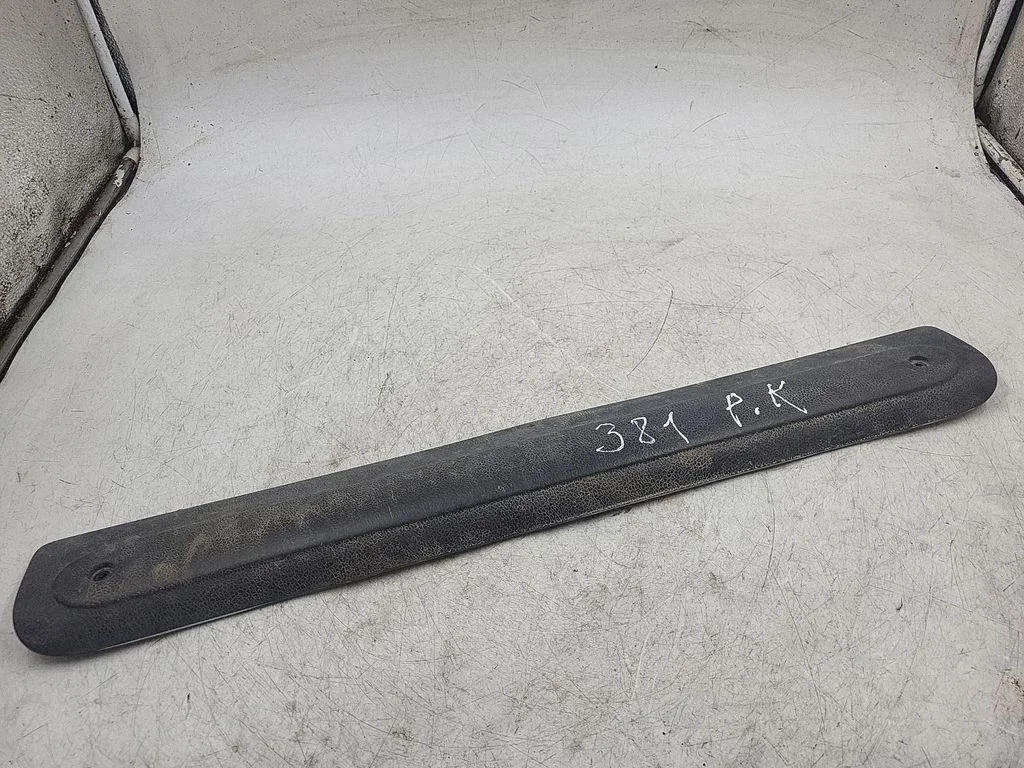 Front sill trim cover 8200113119