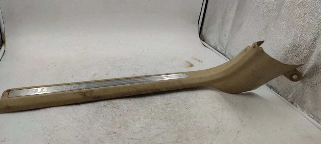 Front sill trim cover sa090