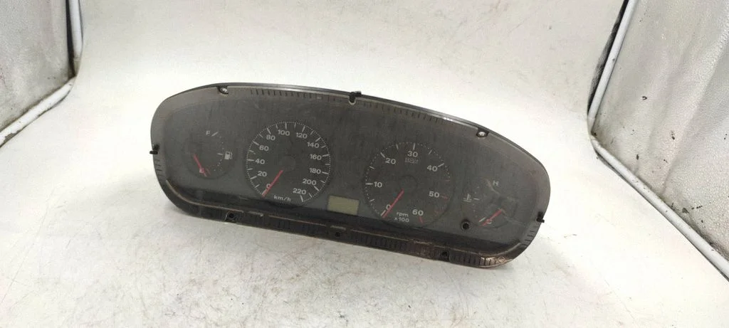 Speedometer (instrument cluster) 46769230