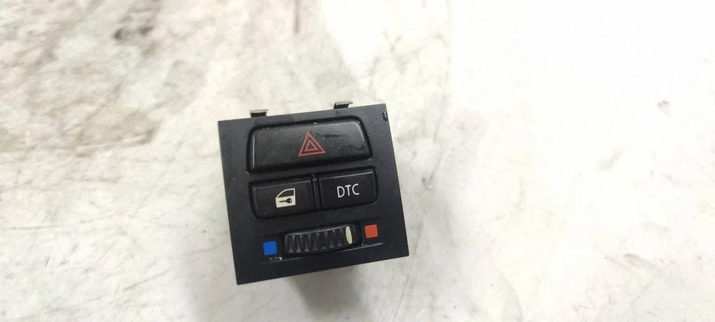 Hazard light switch 549549533