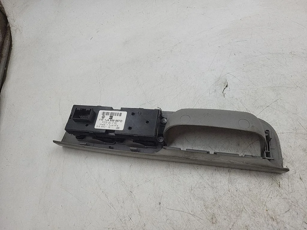 Elektrisko logu slēdzis 1J4959857D