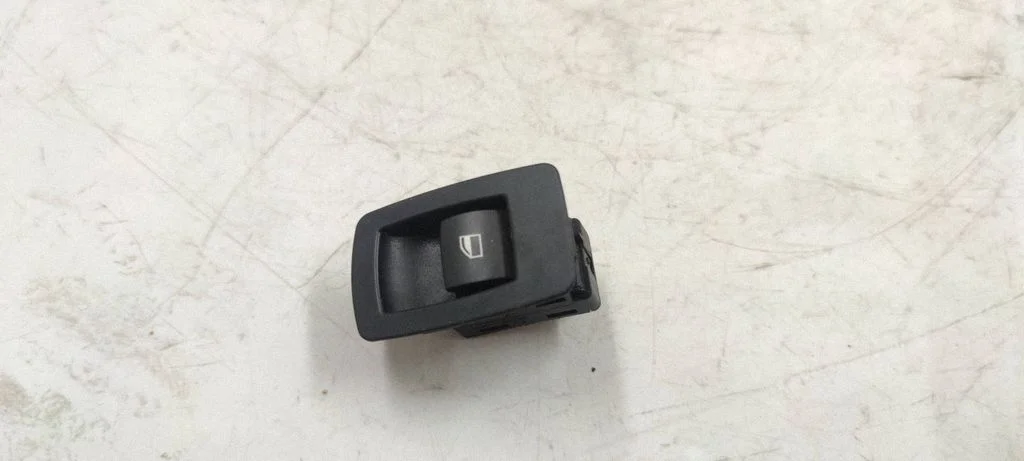 Electric window control switch 15939900