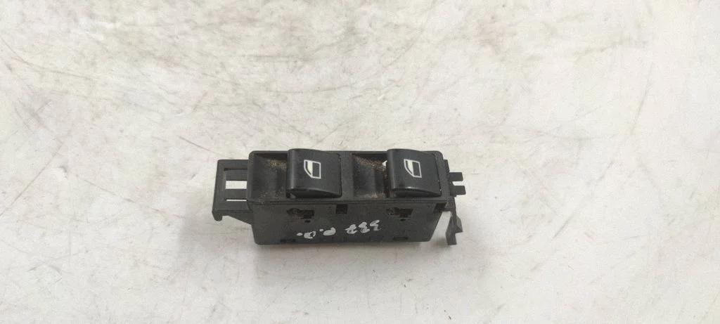 Elektrisko logu slēdzis 61318381514