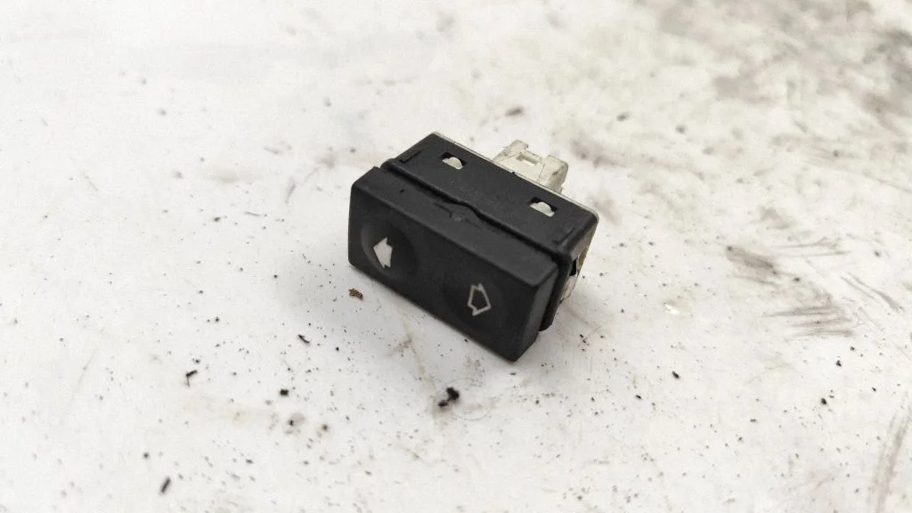 Electric window control switch – BMW Z3 E36 (1994-2002)