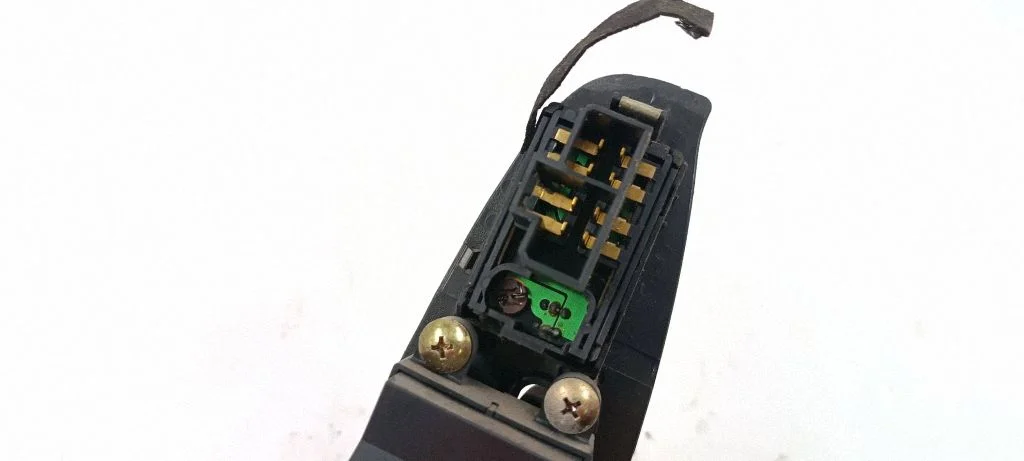 Elektrisko logu slēdzis – Subaru Legacy (1999-2003)