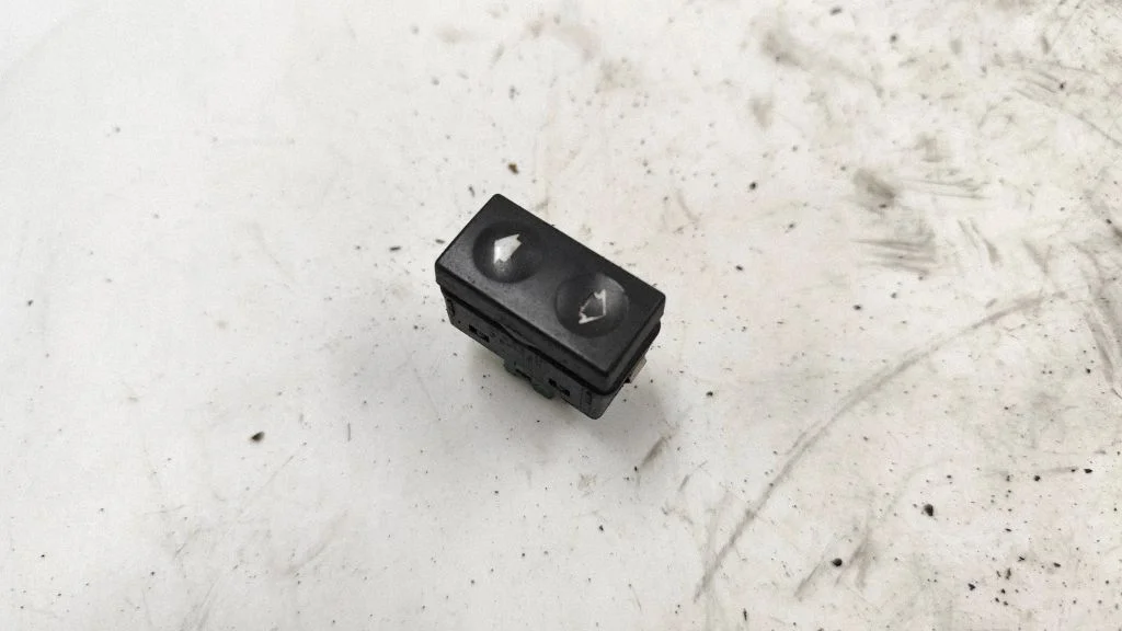 Electric window control switch – BMW Z3 E36 (1994-2002)