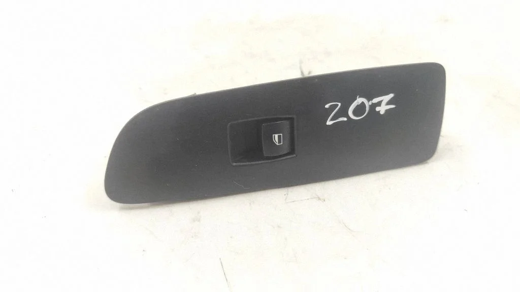 Electric window control switch – BMW 1 Series E82 E88 (2007-2014)
