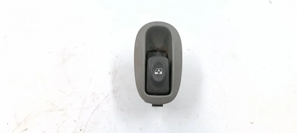 Electric window control switch – Renault Scenic I (1996-2003)