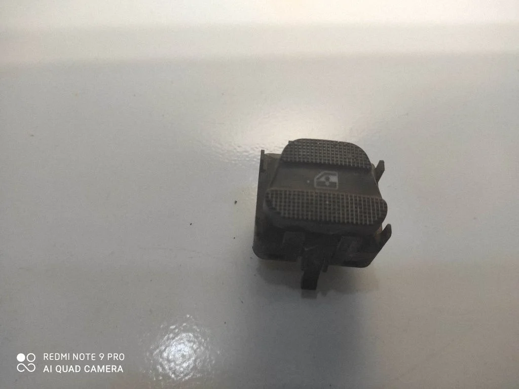 Przełącznik szyb elektrycznych 1H0959855C