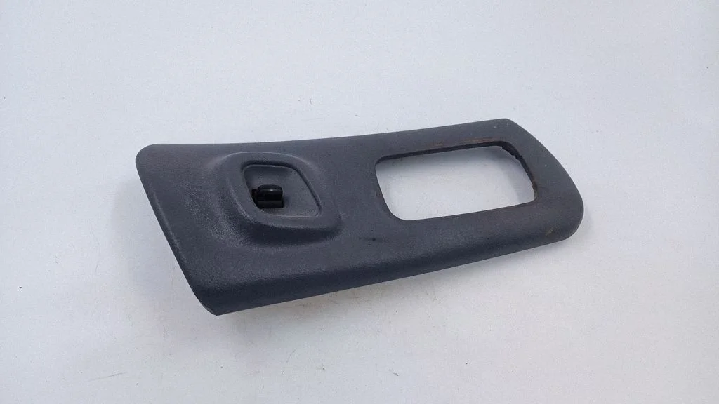 Electric window control switch 94226FA050