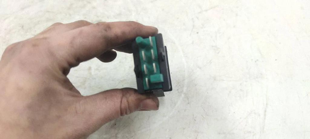 Seat heating switch 8d0963563