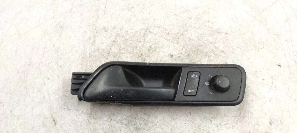 Wing mirror switch – Volkswagen Caddy (2004-2010)