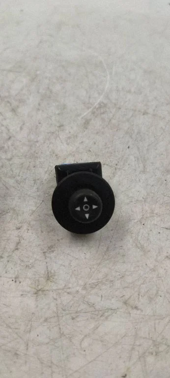 Wing mirror switch – Citroen Berlingo (2003-2007)