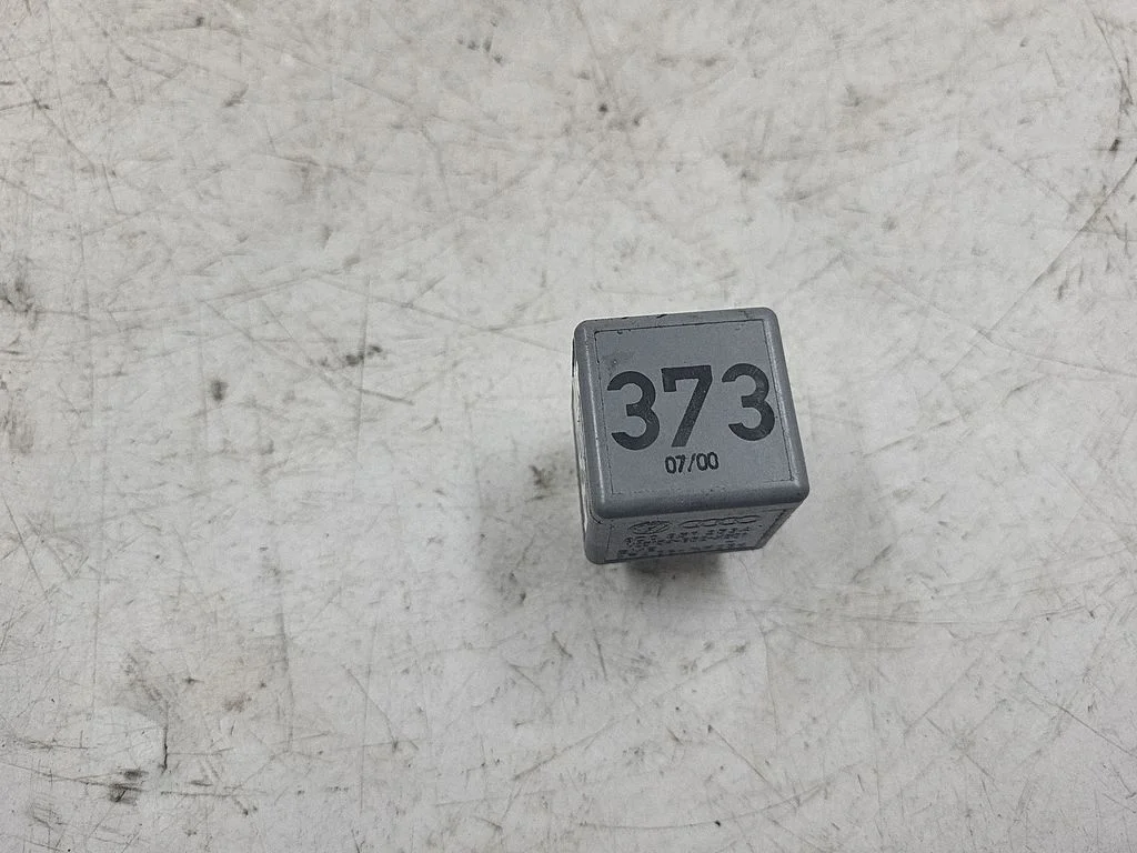 Cits relejs 8D0951253A