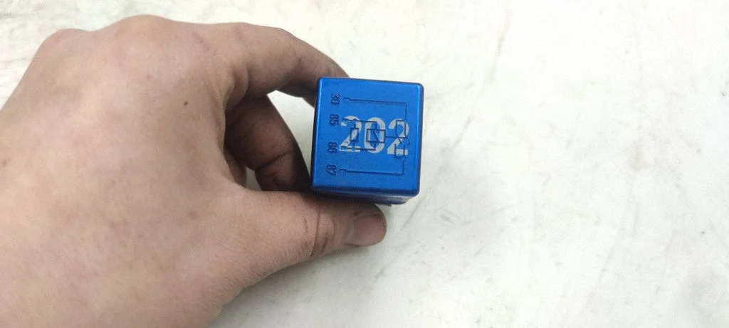 Other relay 899587