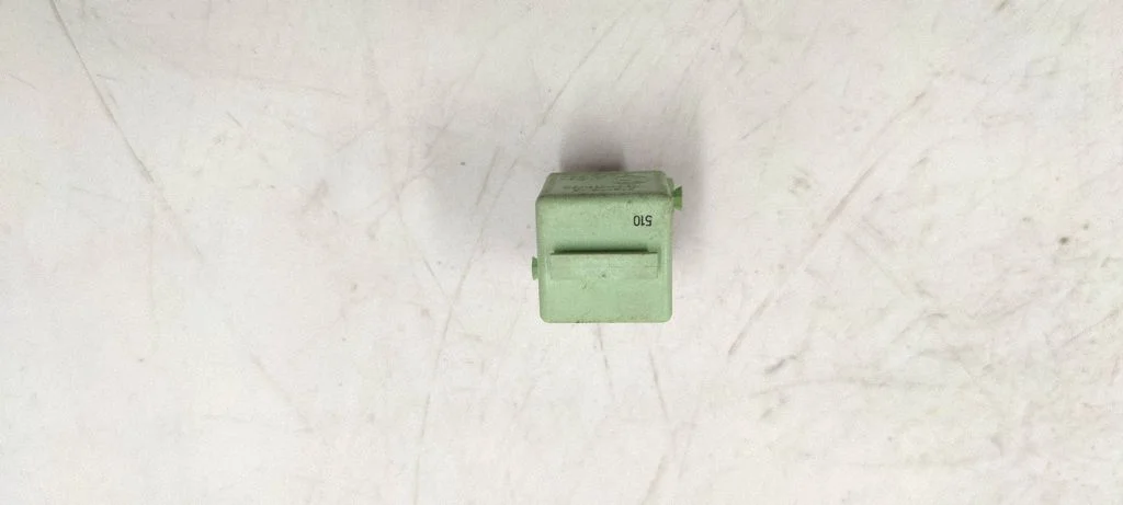 Other relay 8373700