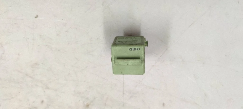 Other relay 8373700