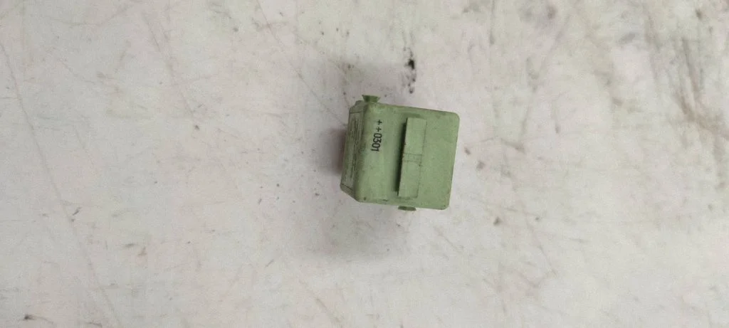 Other relay 8373700