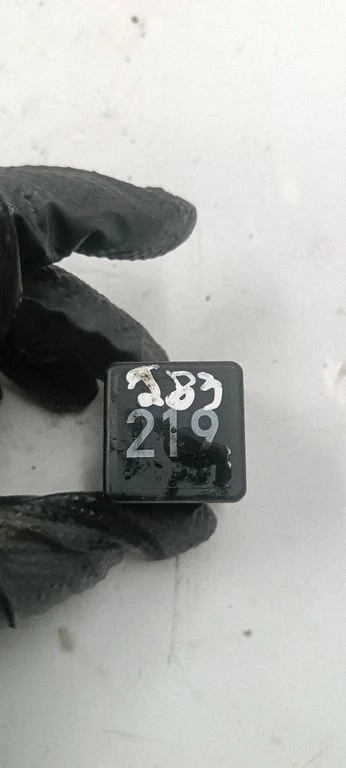 Other relay 443951253AA