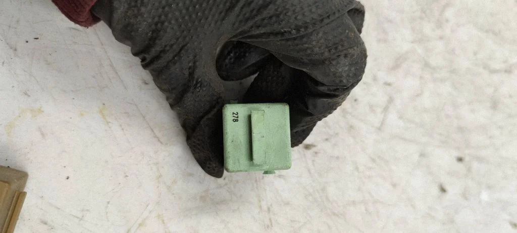 Other relay V23134K59X312