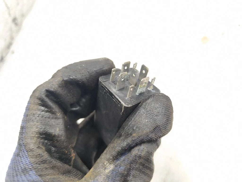 Other relay 8D0959257