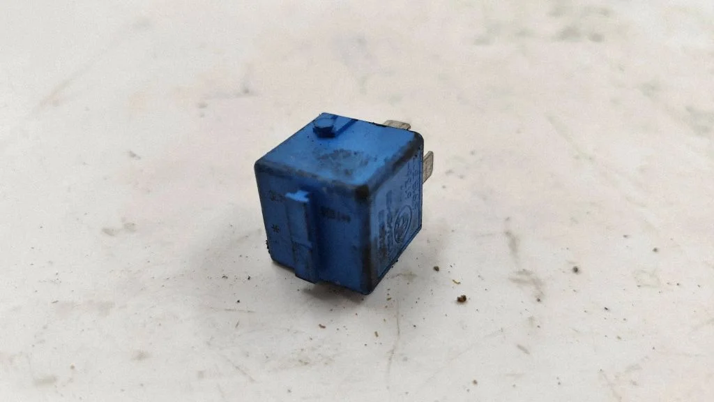 Inny przekaźnik 6915327