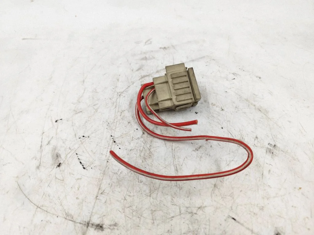 Other relay 1740559
