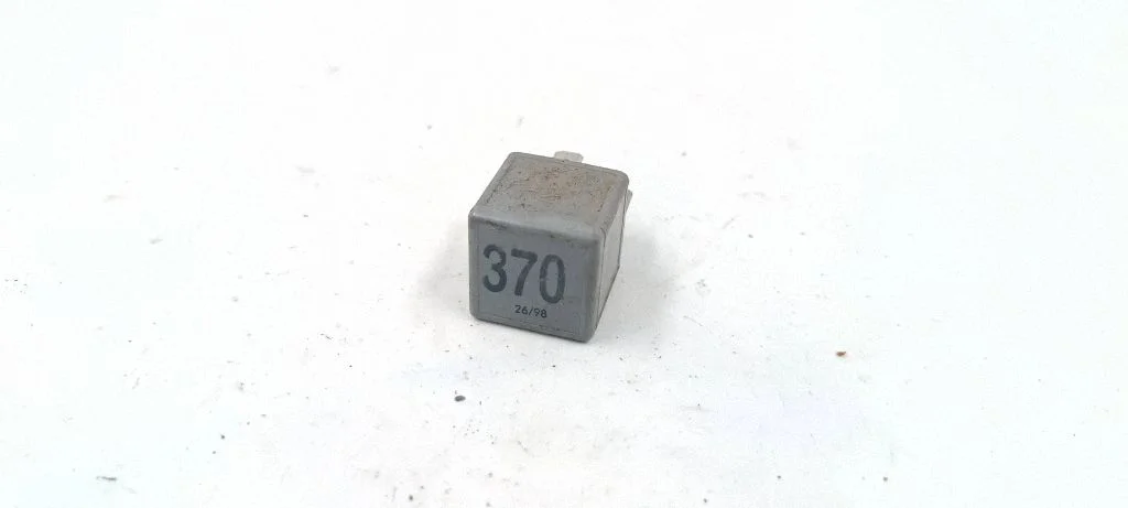 Other relay 8D0951253
