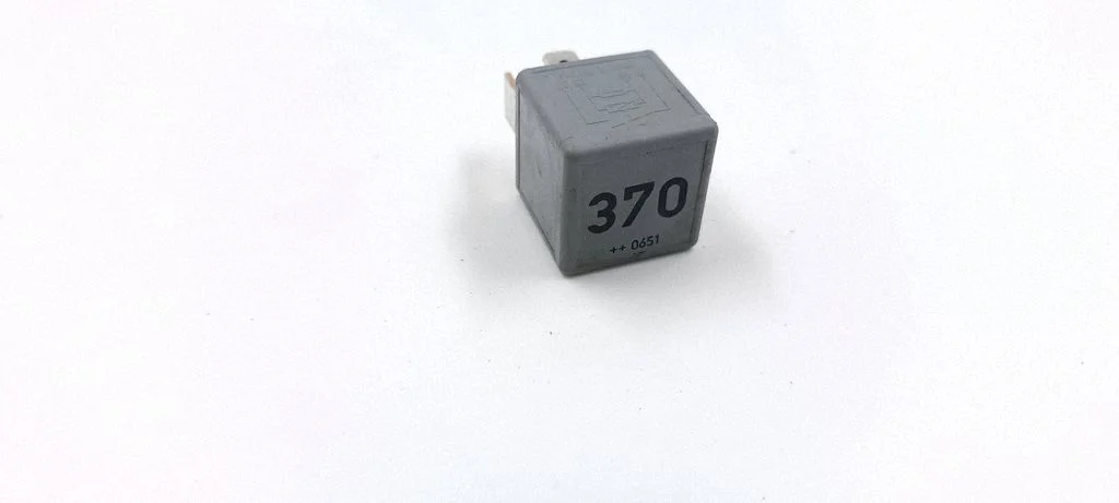 Other relay 8D0951253
