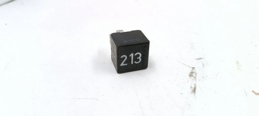 Other relay 443951253J