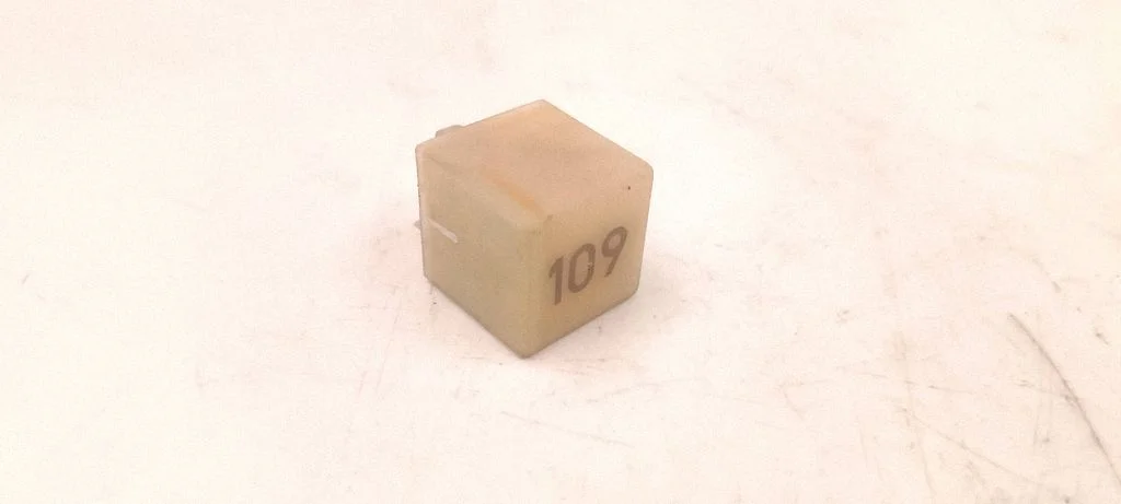 Other relay 357906381A