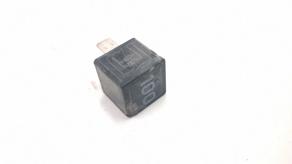 Other relay 7M0951253A