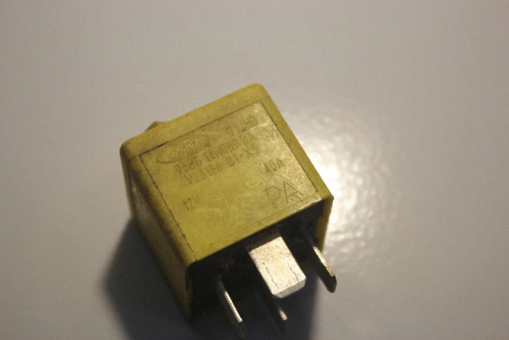 Other relay 93BG14N089BA