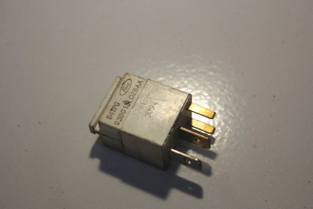 Other relay 93BG13L028AA