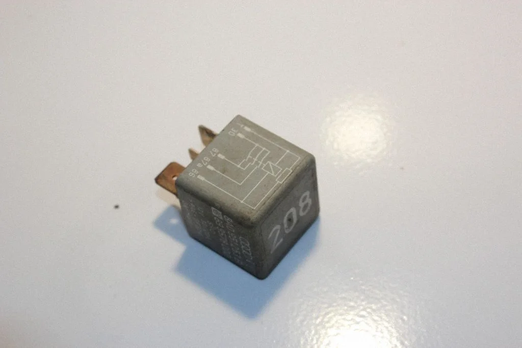 Other relay 8A0951253B