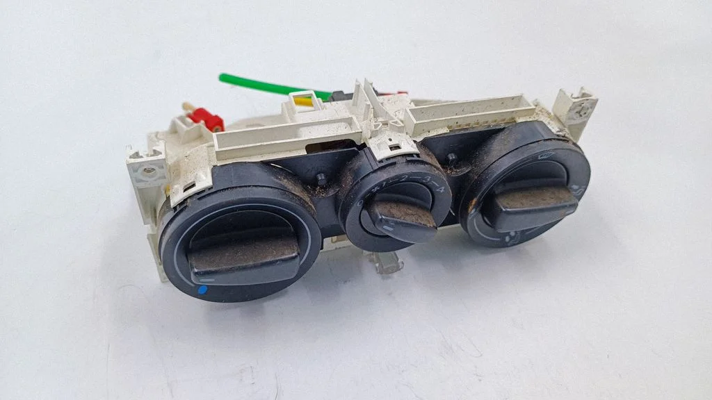 Climate control unit 1U0819045
