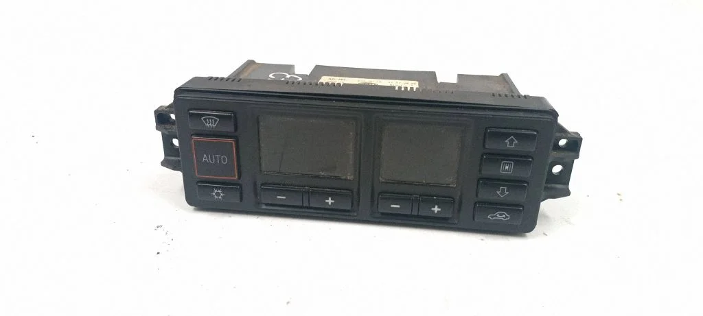 Gaisa kondicioniera/klimata/sildītāja vadības bloks (salonā) – Audi A4 S4 B5 8D (1994-1999)