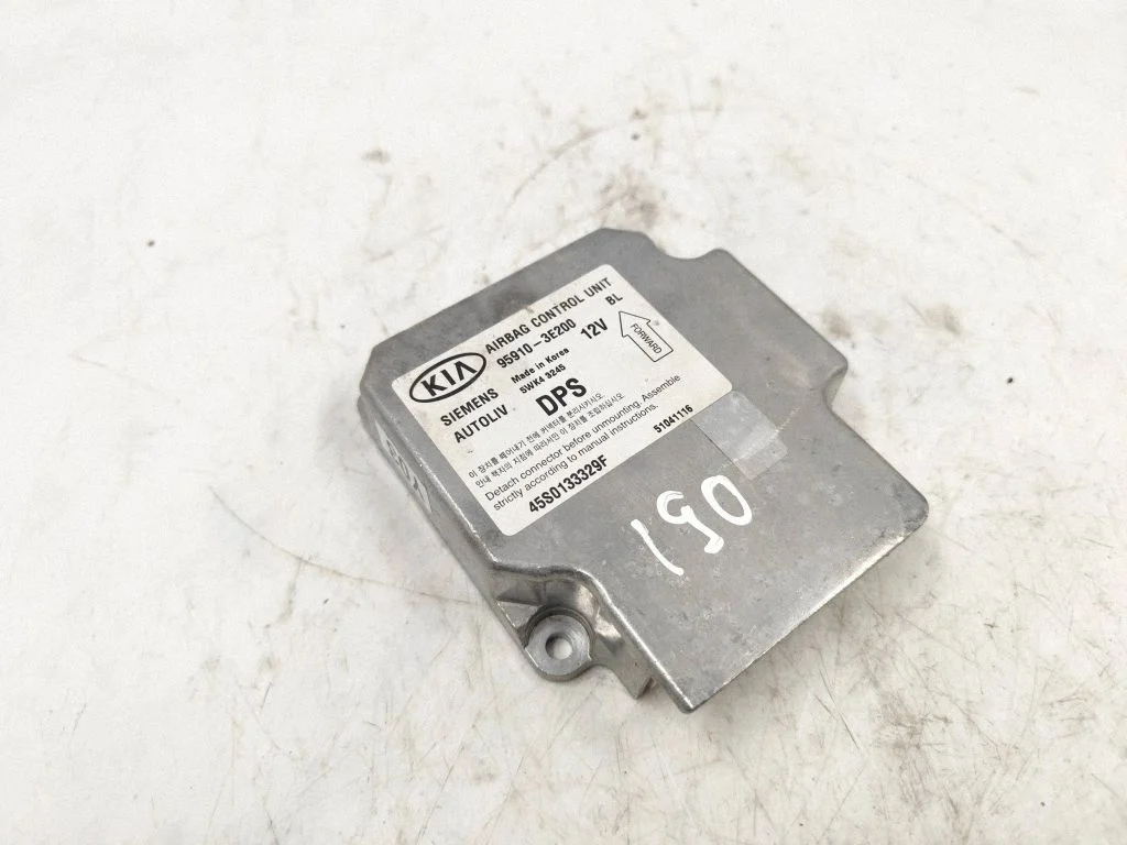 Airbag control unit/module – KIA Sorento (2002-2009)