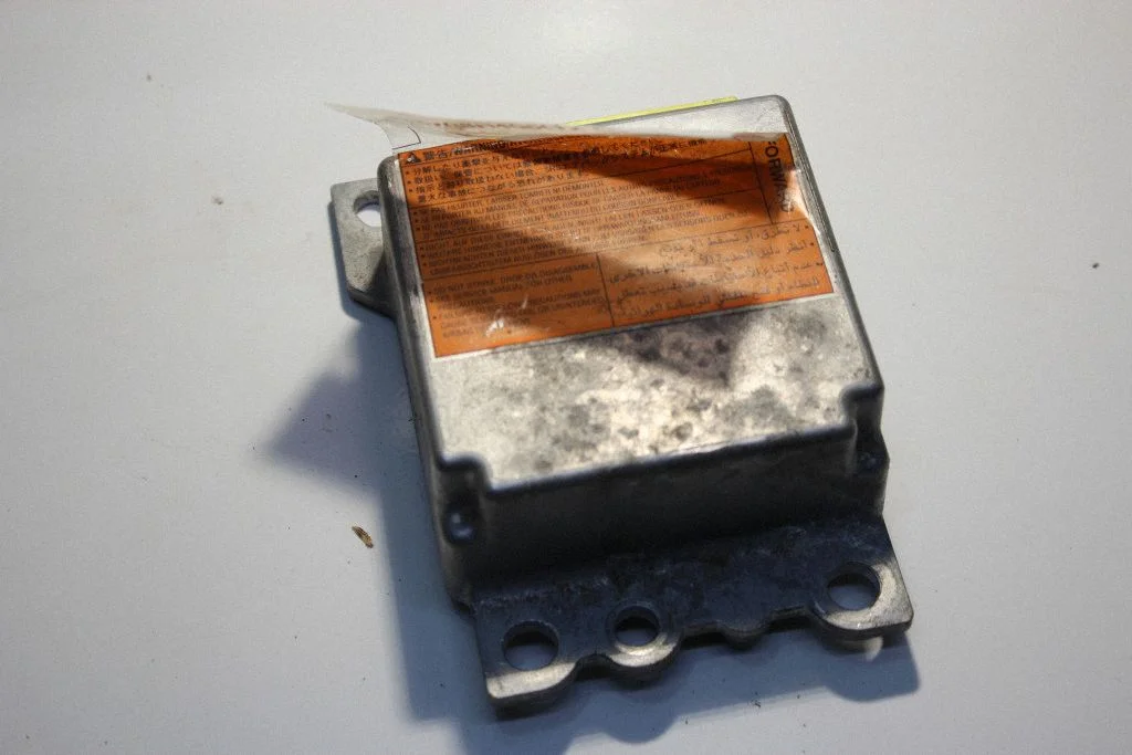 Drošības spilvenu vadības bloks 988208H405