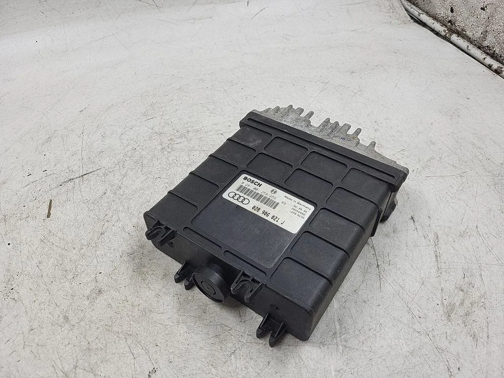 Dzinēja vadības bloks 028906021J