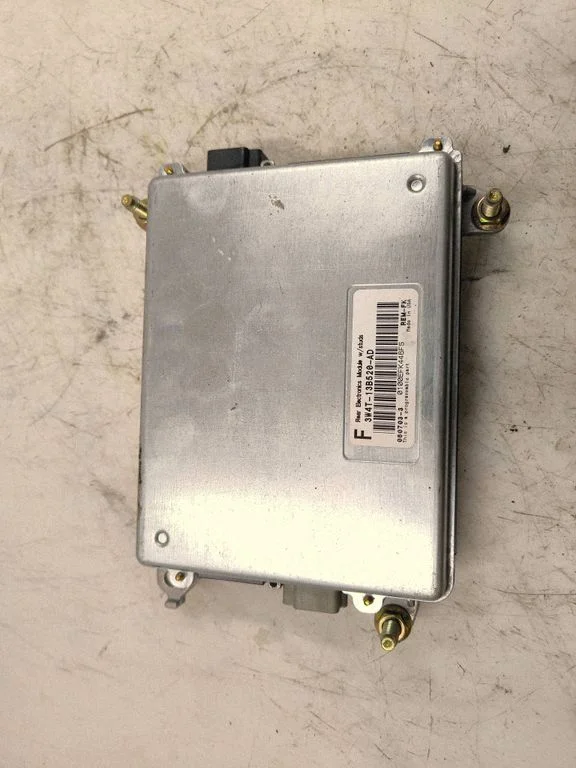 Mootori juhtplokk 3W4T13B520AD – Lincoln LS (1998-2006)