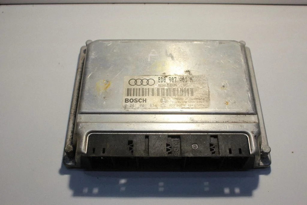 Engine control unit/module 8D0907401H