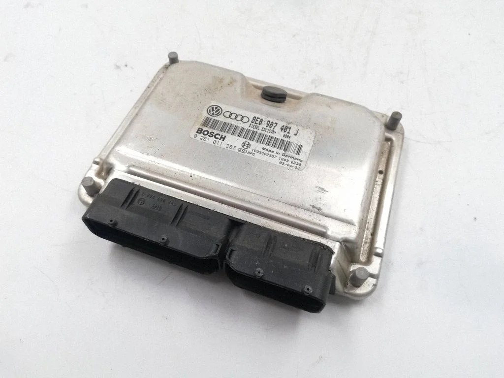 Dzinēja vadības bloks – Audi A4 S4 B6 8E 8H (2001-2005)