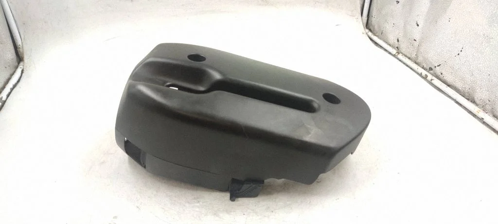 Steering wheel column trim 8226622