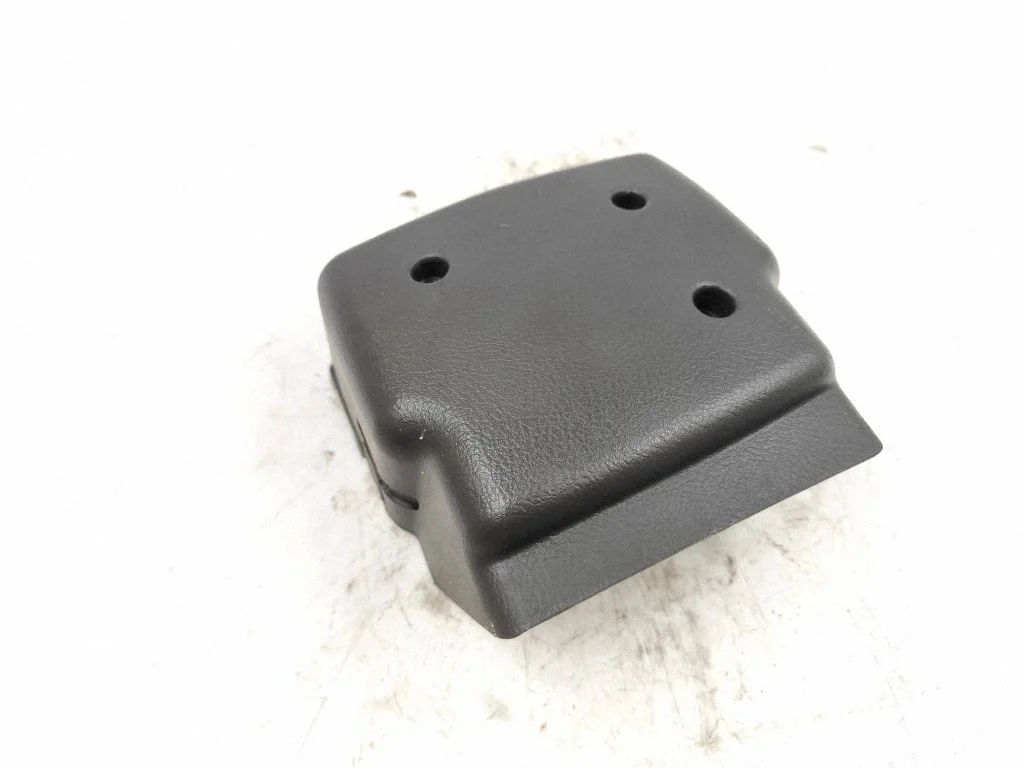 Steering wheel column trim – KIA Sorento (2002-2009)