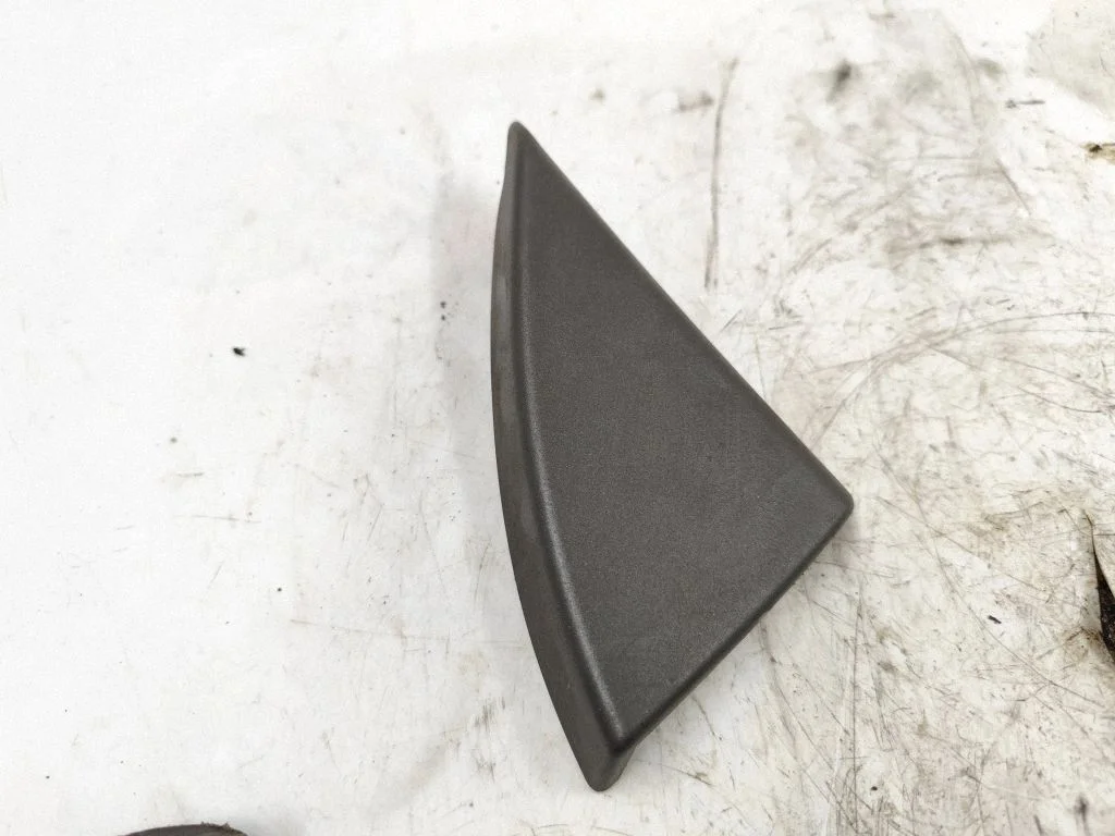 Veidrodėlio plastikinė apdaila