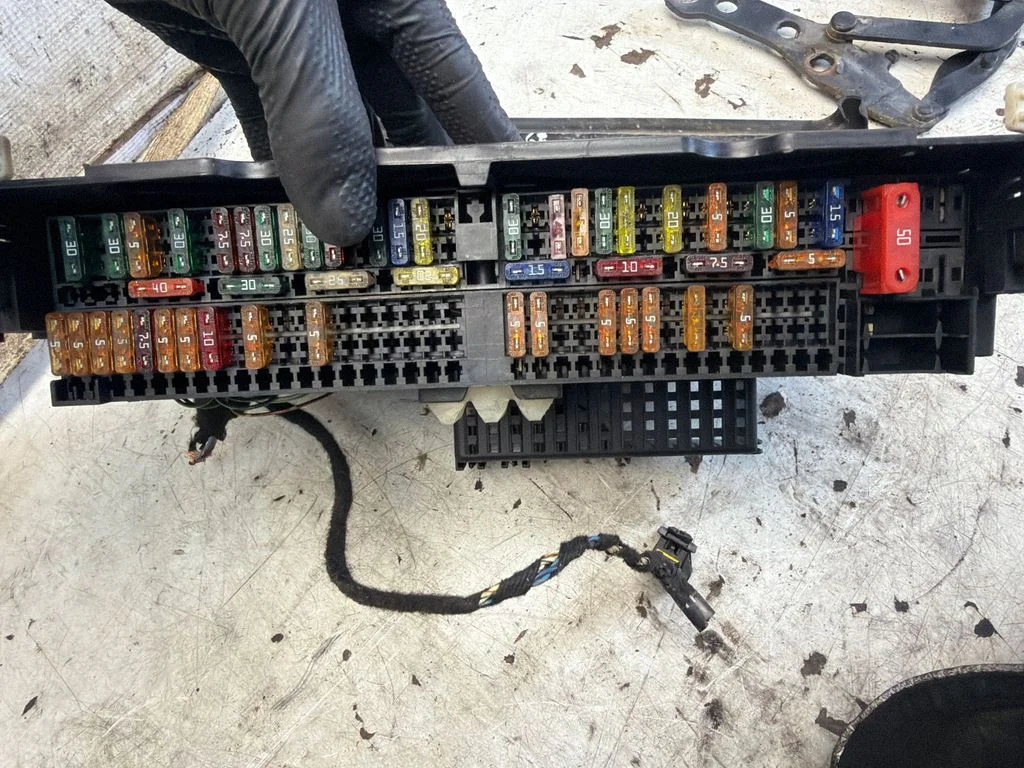Fuse module 8364540
