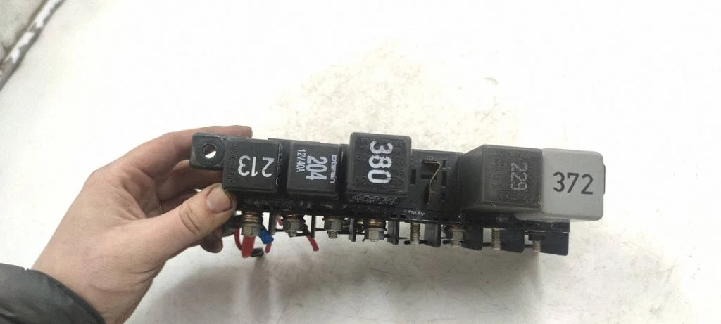 Fuse module – Audi A4 S4 B5 8D (1994-1999)