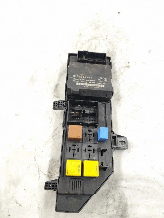 Fuse module – Opel Vectra C (2002-2005)