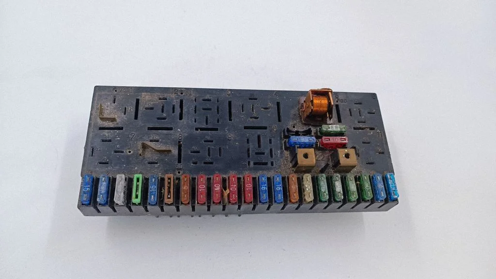 Drošinātāju bloks 443941822A